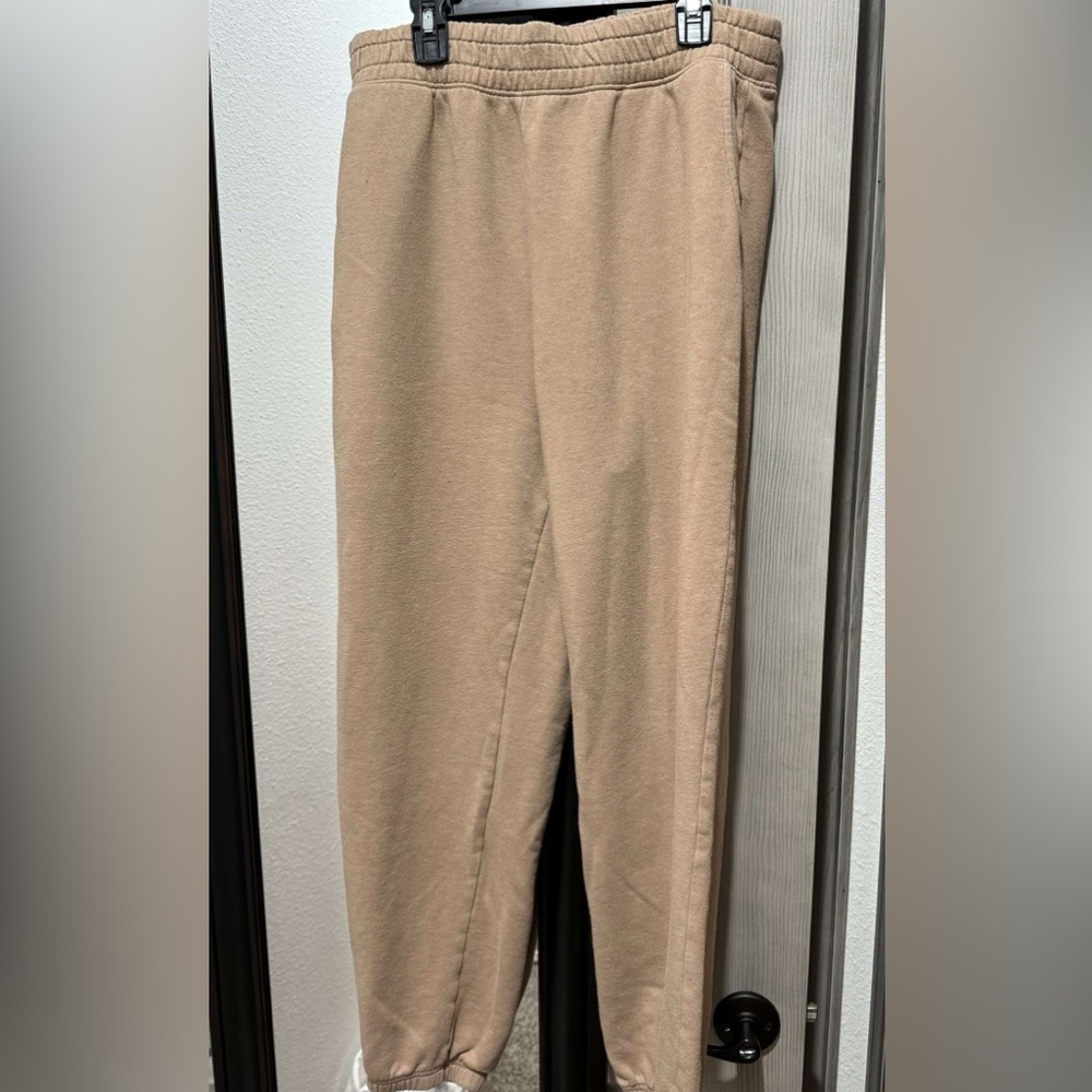 Women’s tan medium sweat pants